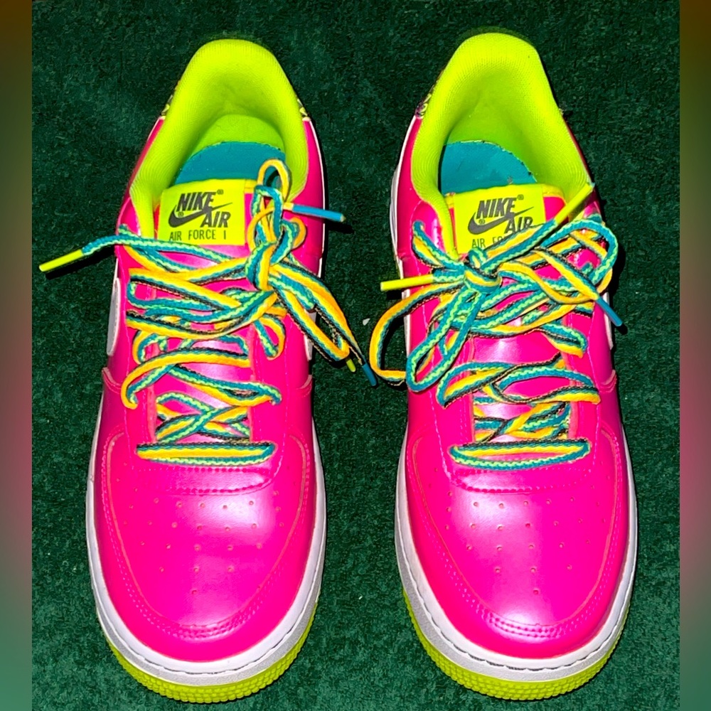 NIKE AIR FORCE 1 PINK-BLAST/ WHITE-VOLT 7Y, 7M, 8.5W EUC *FIRM*